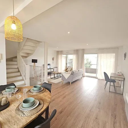 Maison Proche Toutes Commodites Hotel